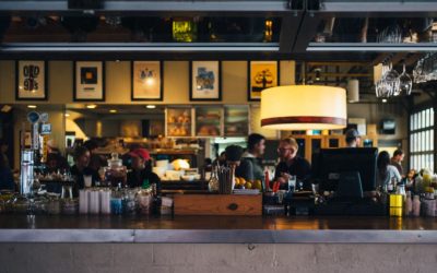 Cómo elegir el sitio perfecto para comer cuando estás fuera de casa
